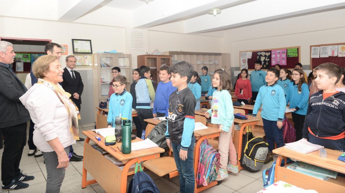 Gönül Tangülü ve Milli Eğitim Müdürümüz Mehmet YİĞİT'ten okulumuza ziyaret 